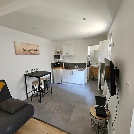 Le Castetnau - Securise - Proche Halles De 波城